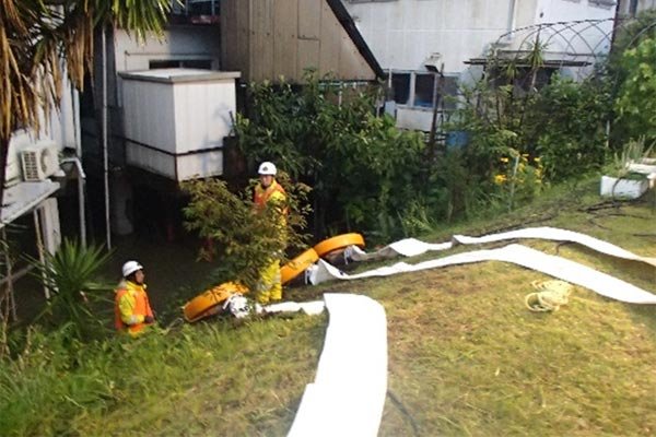 砥部川右岸（高尾田20番地地先）排水ホース設置