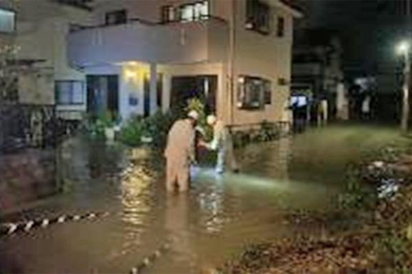 広幡地区（潮）の浸水状況・排水作業