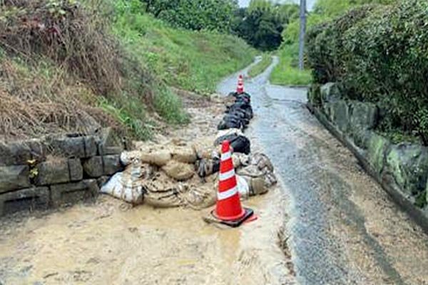 包近町　積み土のう工